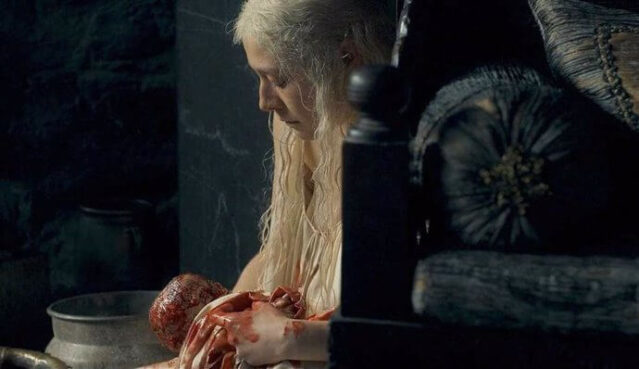 rhaenyra y su hijo muerto